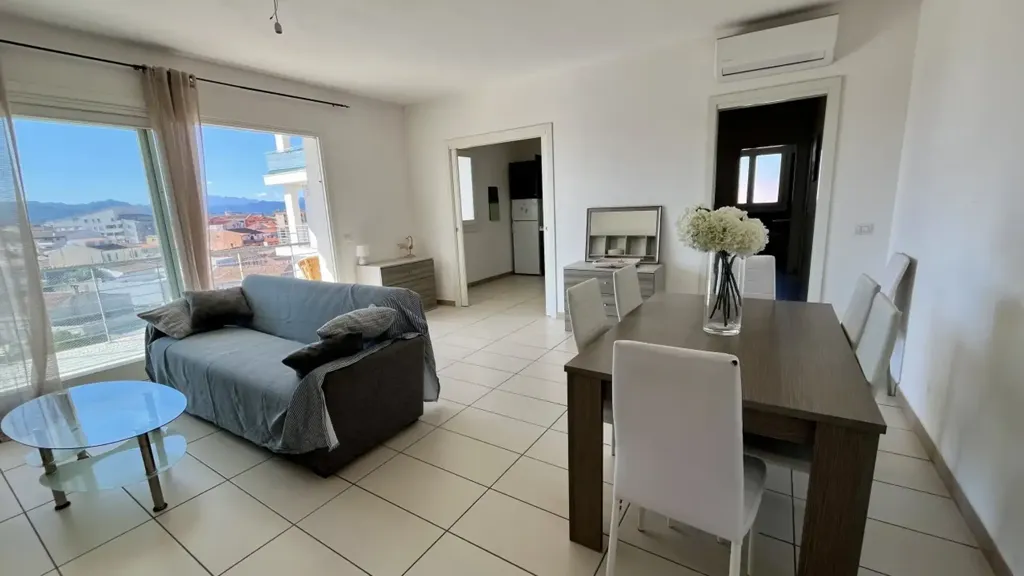 Elutuba - Bright Trilocale with Panoramic View in Olbia