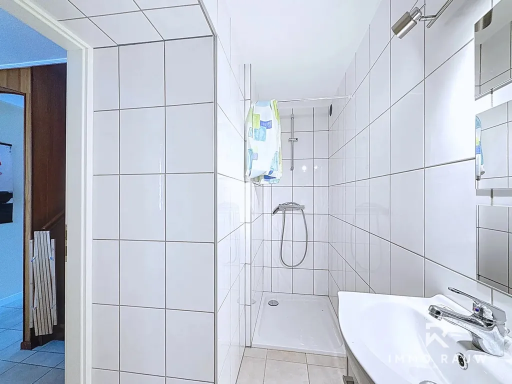 Salles de bain - Maison à Trois Façades avec Potentiel d'Aménagement à Elsenborn