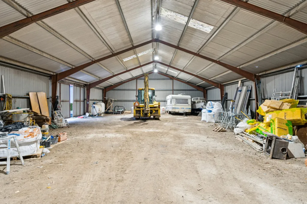 Garage - Historic Manor with Garden in Midtsjælland