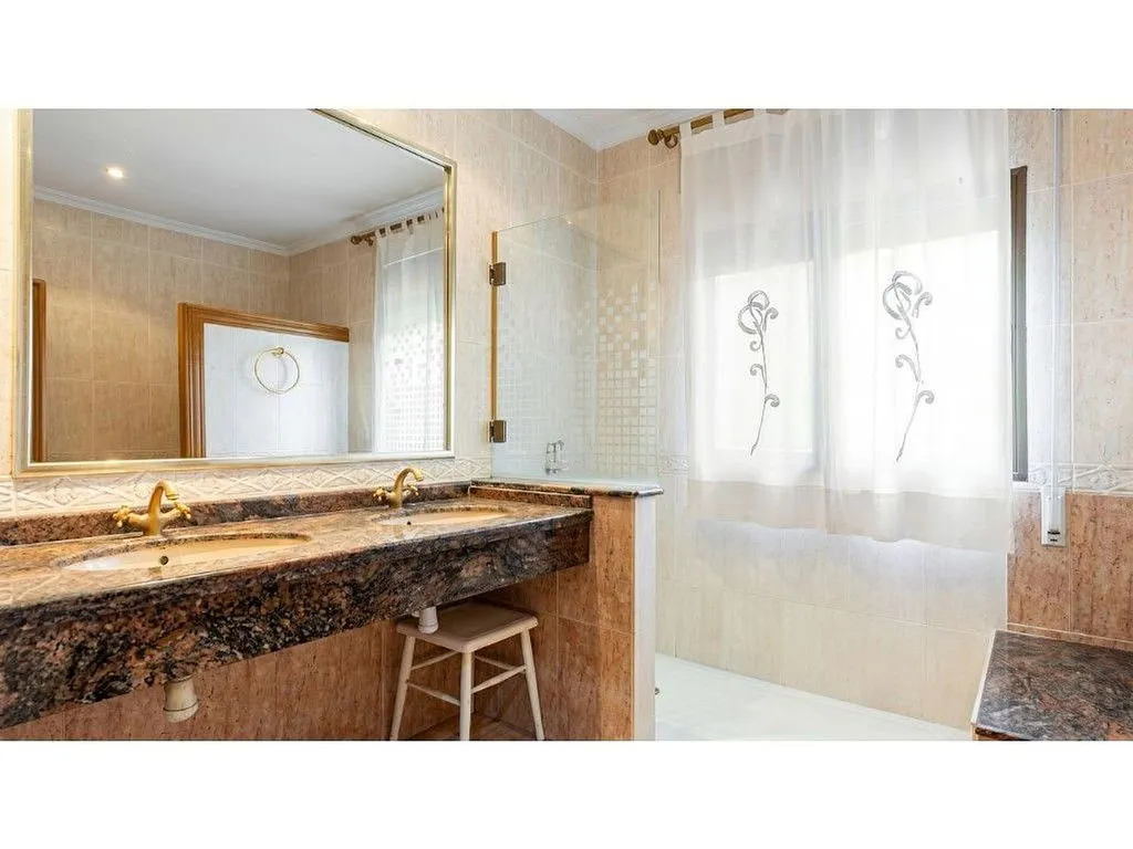 Salles de bain - Chalet with Two Independent Homes in El Vedat