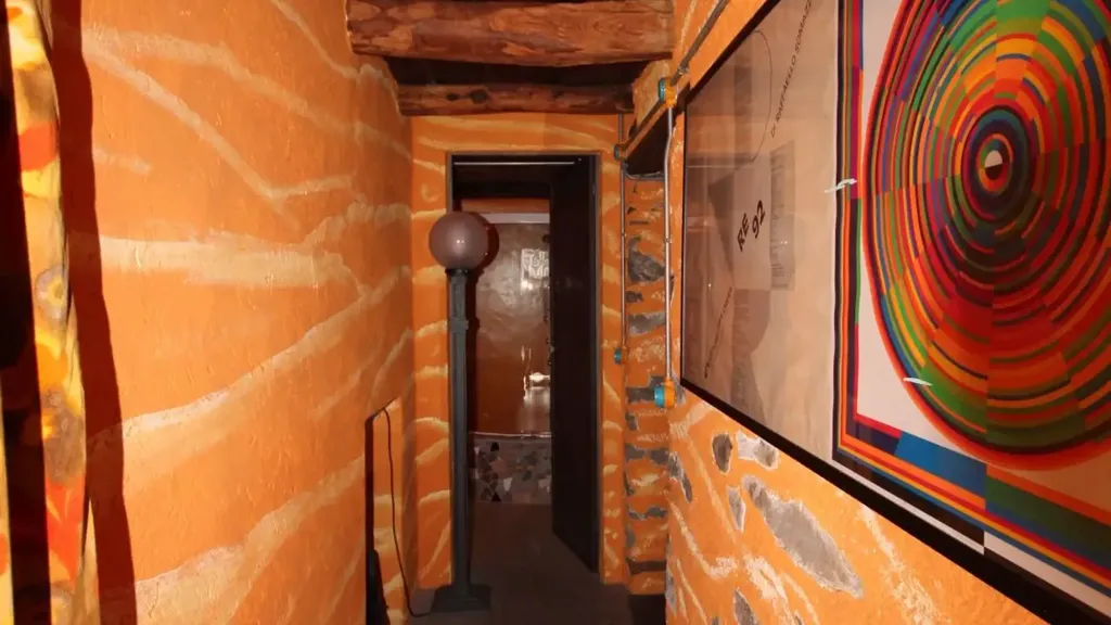 hallway_entrance