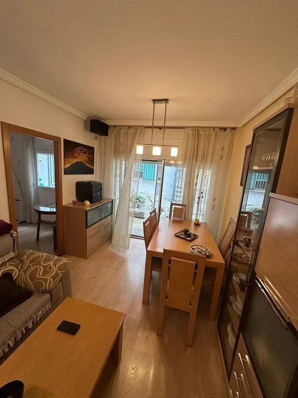 Elutuba - Modernised Flat with Patio in San Isidro