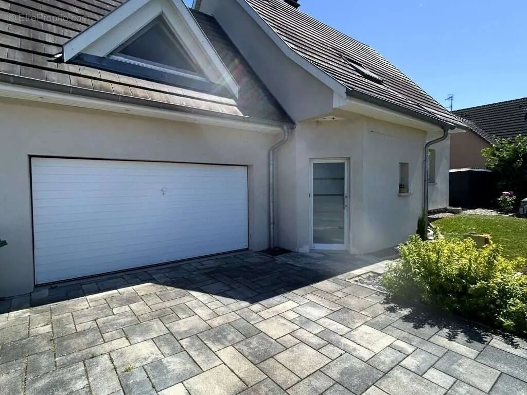 Extérieur - Maison Familiale avec Piscine à Pulversheim