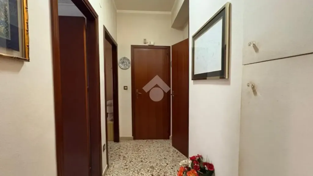 Esik - 3-Room Apartment with Balcony in Palermo