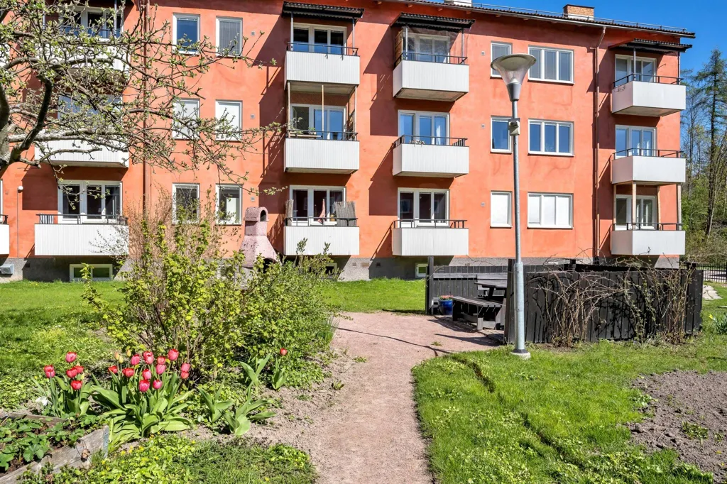 Jardin - Charming One-Bedroom Flat with Balcony in Uppsala