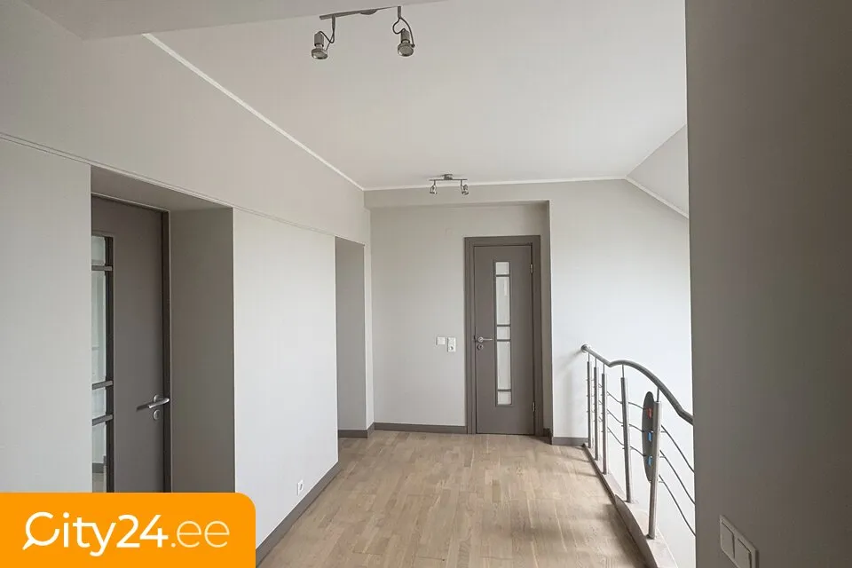 Esik - Office Space with Central Heating in Riga Centre