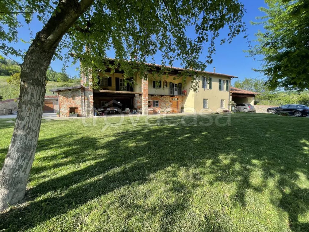 Välivaade - Rustic House with Lake View in Briaglia