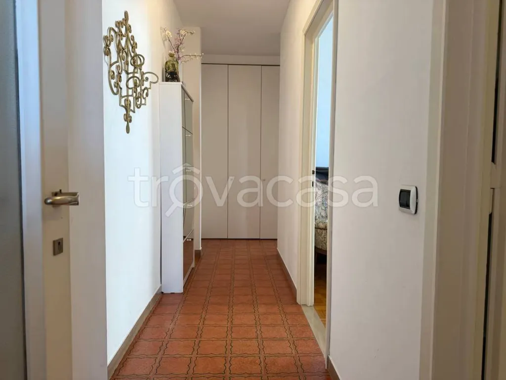 Esik - Apartment with Sea View in Sanremo