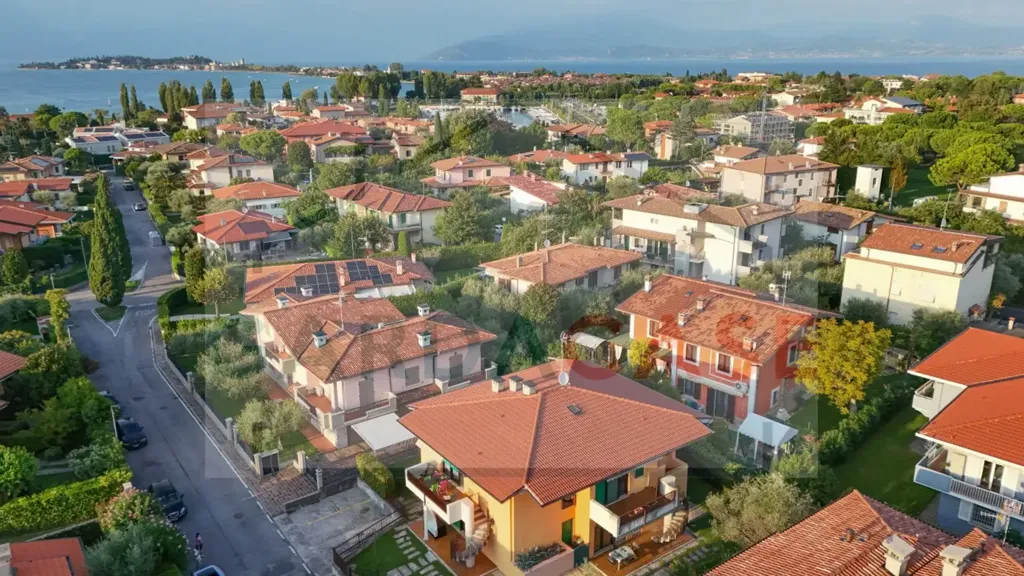 Õhuvaade - Rustic Bilocale with Lake View in Sirmione