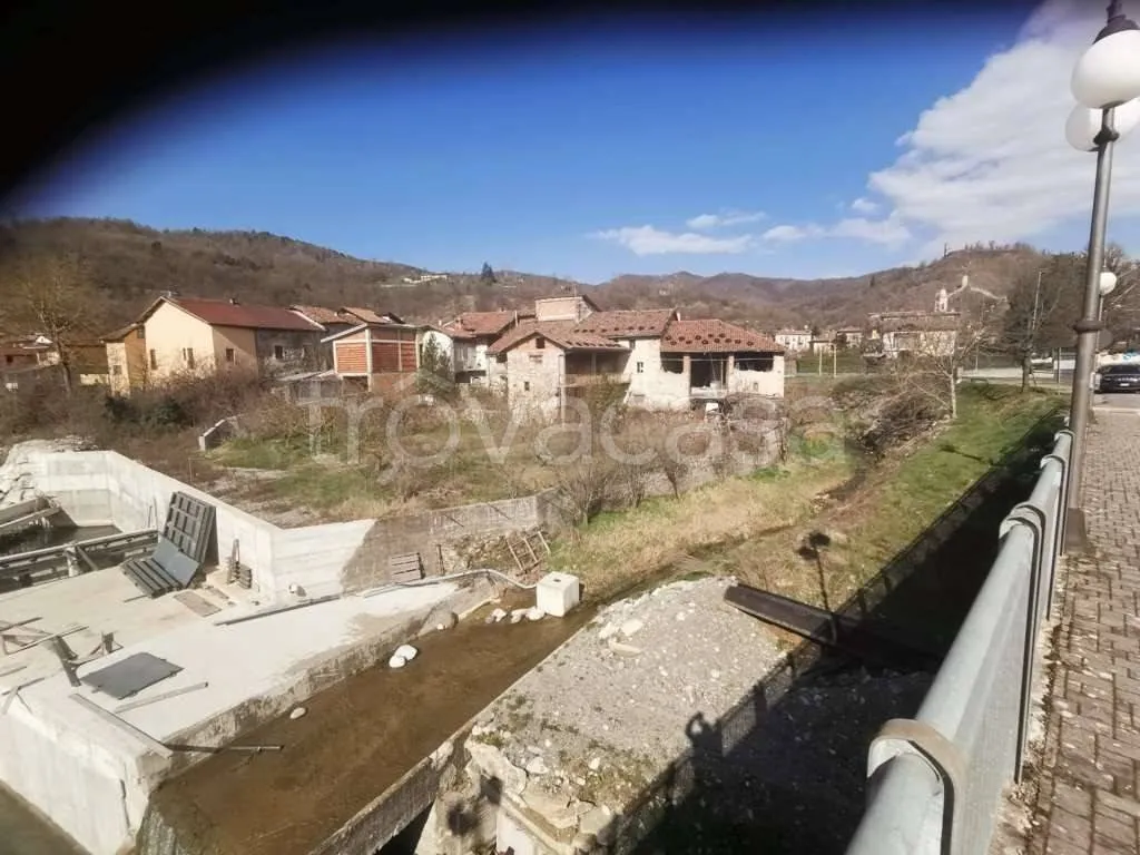 Rustic House with Garden in Bagnasco