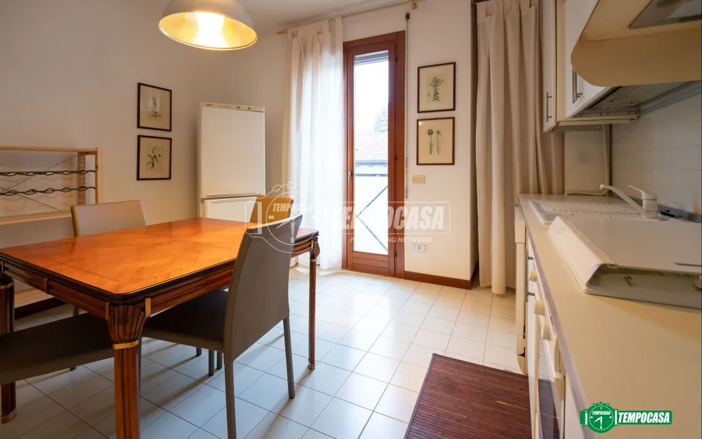 Salle à manger - Mansard Apartment with Balcony in Mariano Comense
