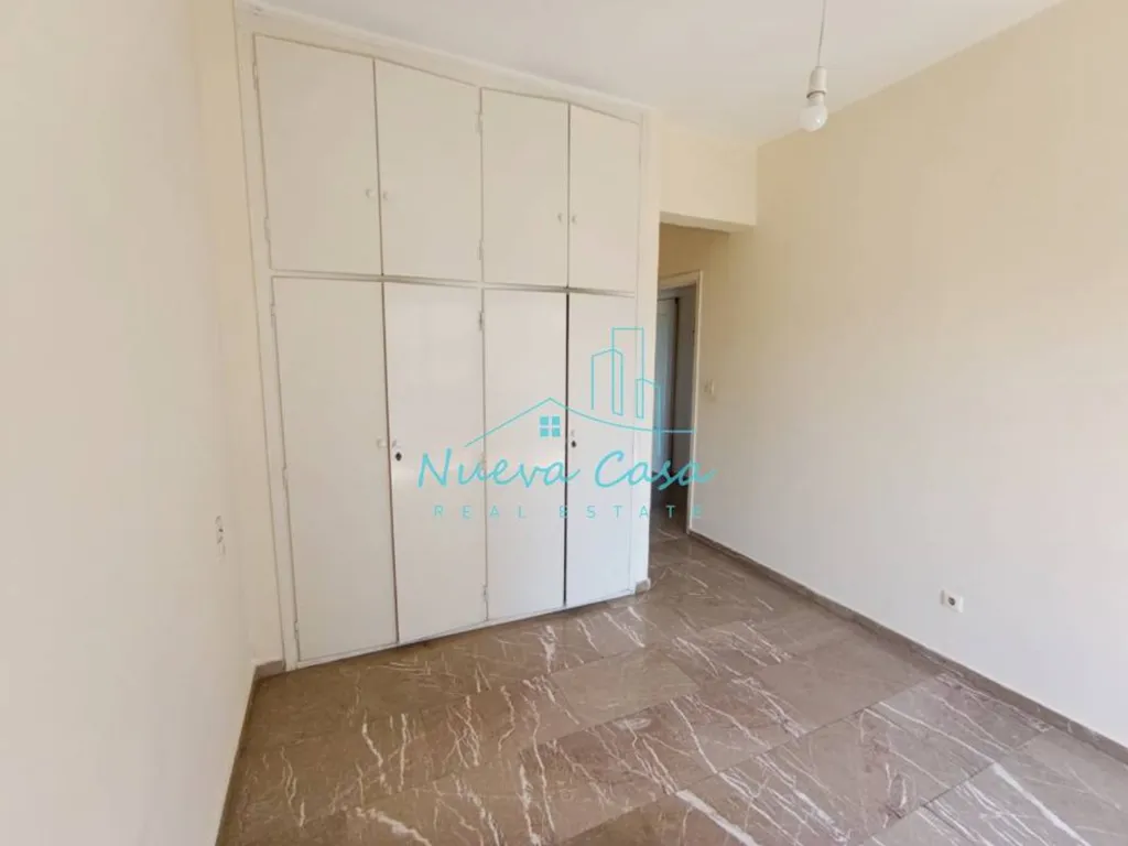 Toad - 2nd Floor Apartment with Balcony in Patras