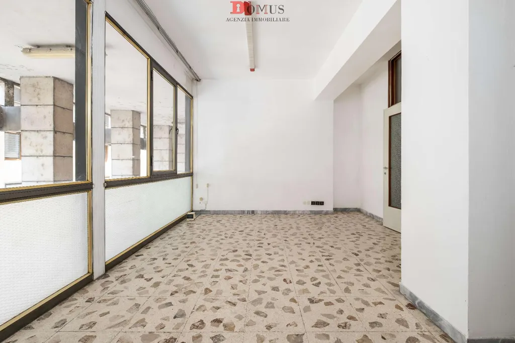 Pièces - Central Bilocale to Renovate in Mantova