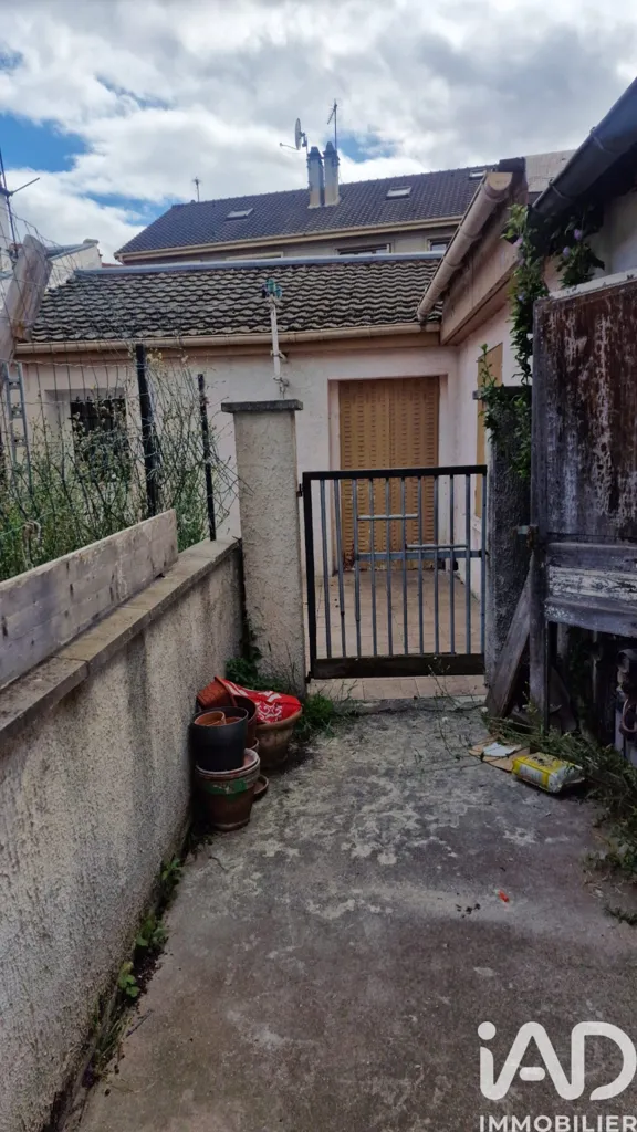 Aed - Renovable Flat with Balcony in Drancy