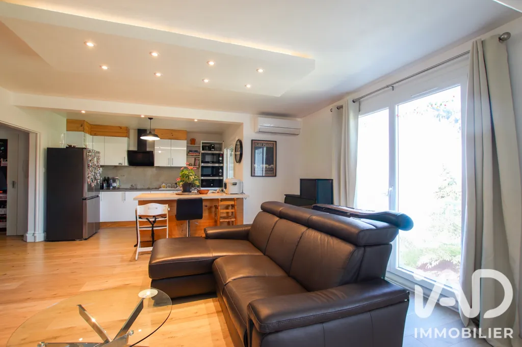 Elutuba - Transformed 3-Bed Apartment with Garage in Nîmes
