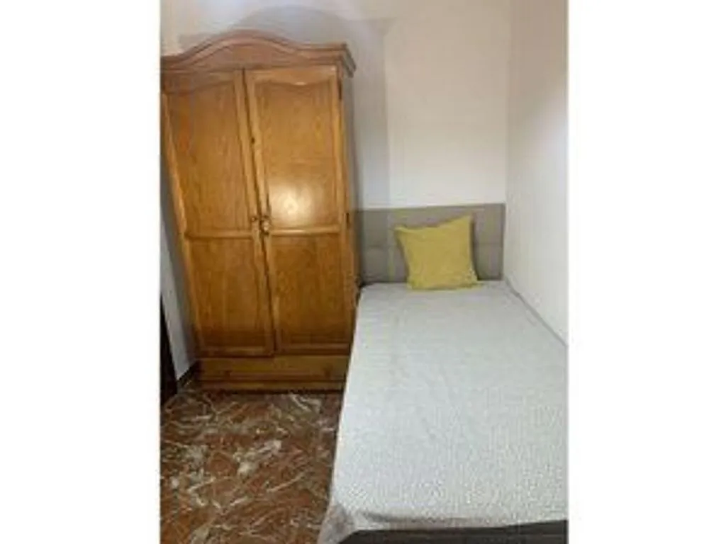 Chambres - Furnished Flat with Balcony in Granada
