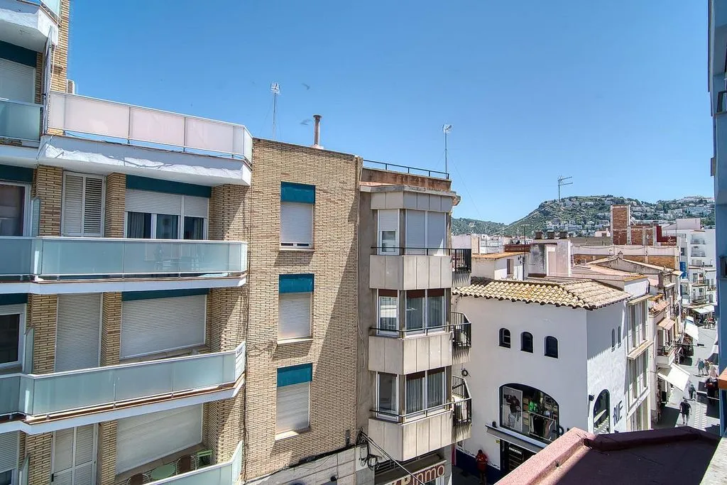 Balcon - Apartment with Large Terrace in Roses Centre