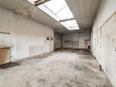 Garage - Renovable Commercial Space in Berchem