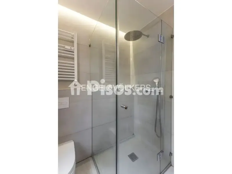 Salles de bain - Apartment with Balcony in Chamberí