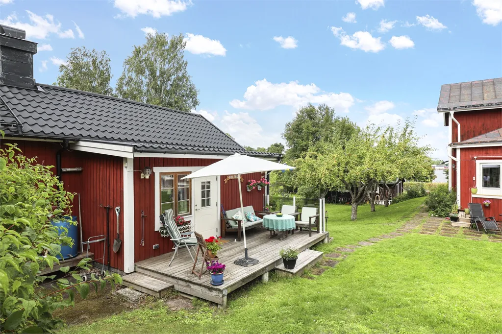 Aed - Villa with Waterfront View in Östhammar