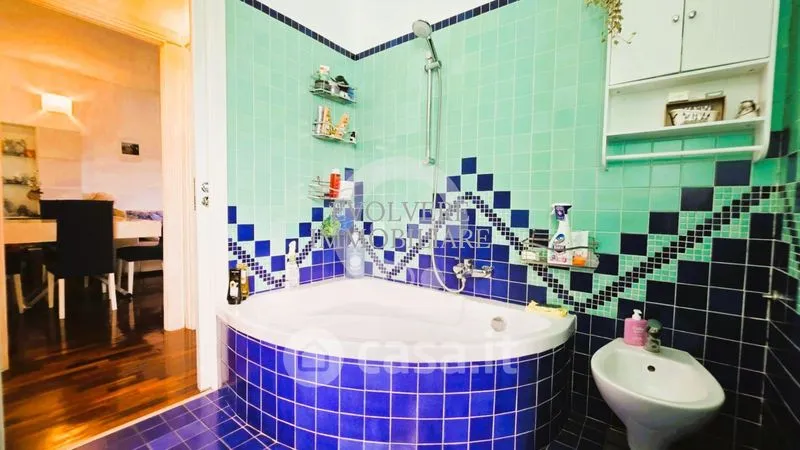 Salles de bain - Three-Bedroom Apartment with Balcony in Rome