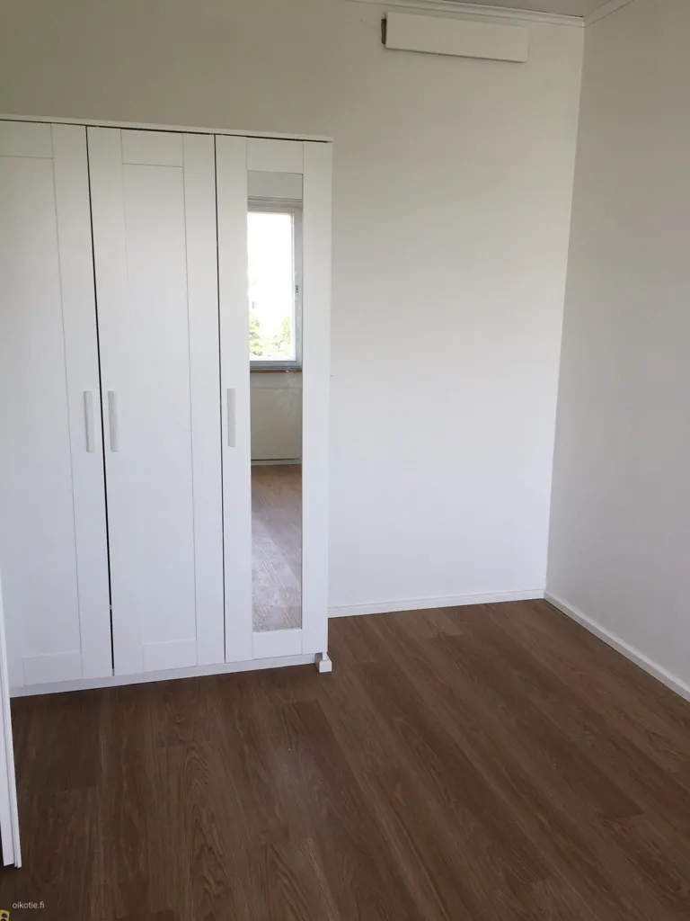 Bedrooms - Room in Modern Shared Apartment near Myllypuro