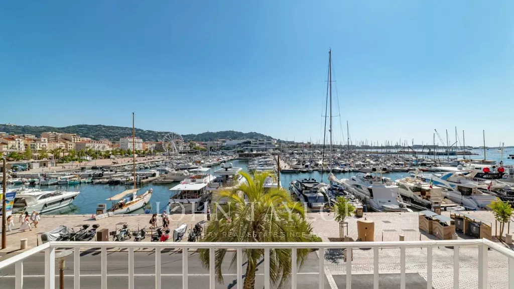 Terrasse - Appartement avec Vue Mer dans le Vieux Port de Cannes