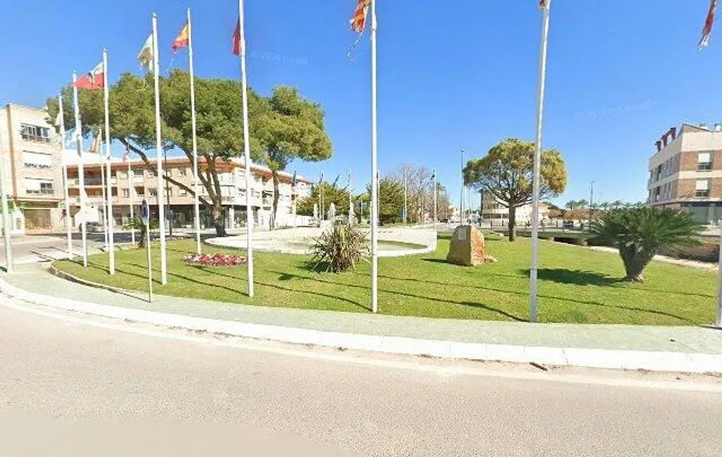 Occupied Semi-detached House in Jimenado