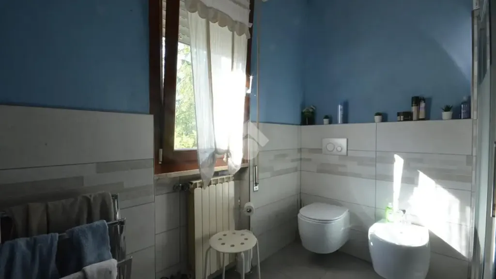 Salles de bain - Four-Bedroom Apartment with Balcony in Roncadelle