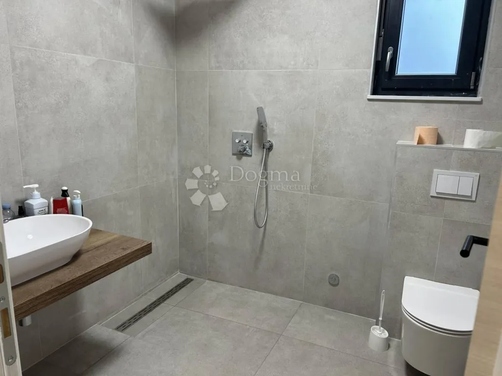 Bathrooms - Modern Ground Floor House with Garden in Kršan