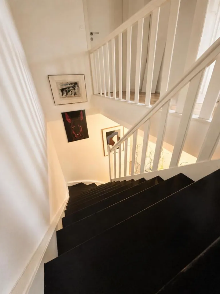 Stanze - Charming Villa with French Facade in Prestigious Area