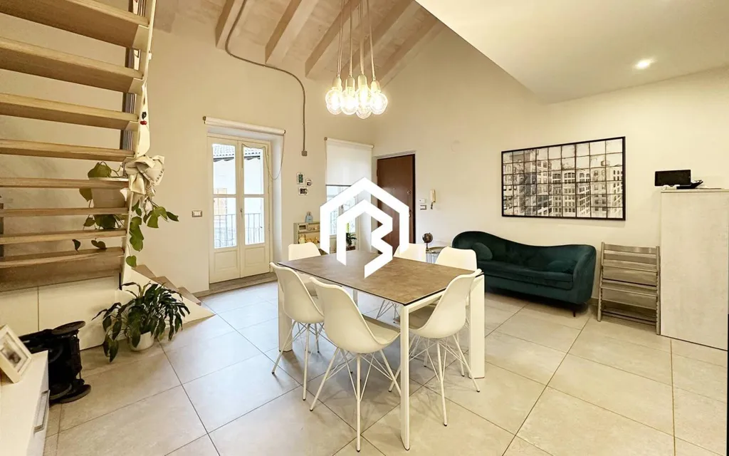 Salle à manger - Quadruplex with Balcony in Cuneo Centre