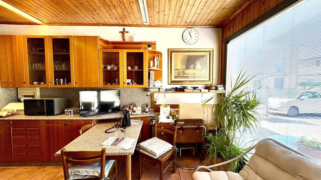 Bureau - Central Bifamily Villa with Terrace in Adro