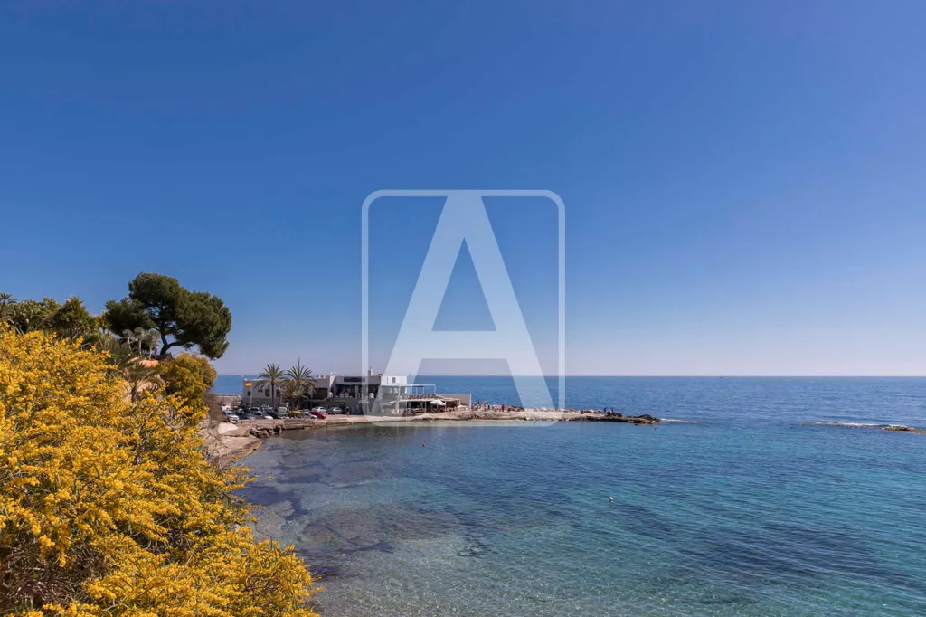 Modern Villa with Sea Views in Benissa