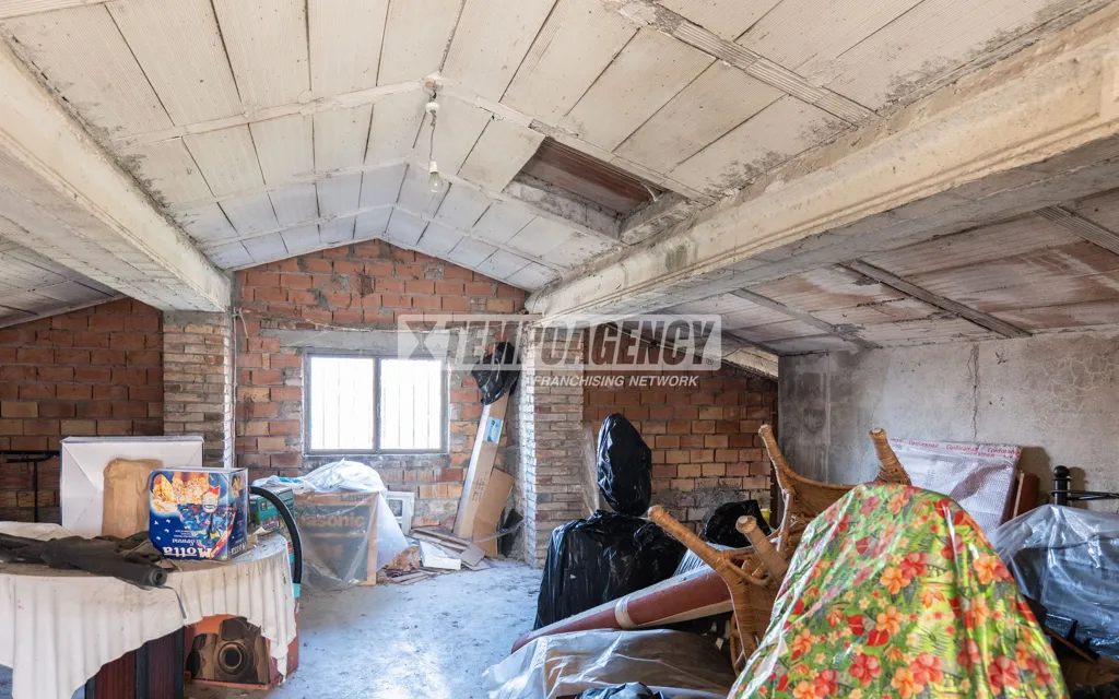 Toad - Multi-Level Warehouse with Land in Riccò