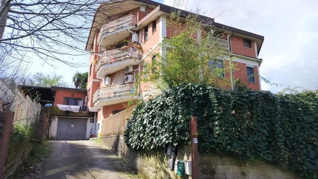 Extérieur - Armed 2-Bedroom Apartment with Balcony in Atripalda