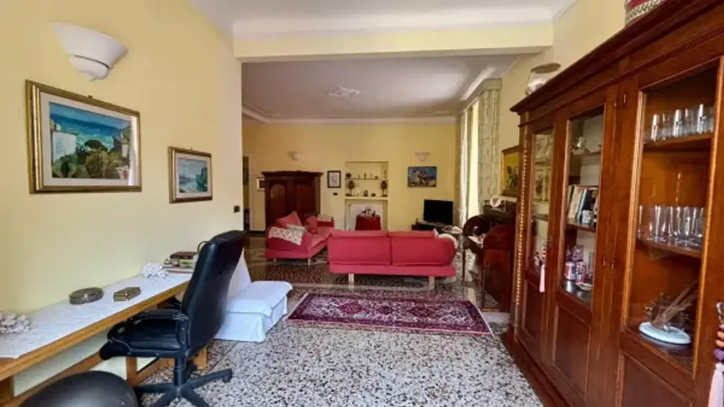 Living Room - Apartment with Balcony in Sestri Ponente