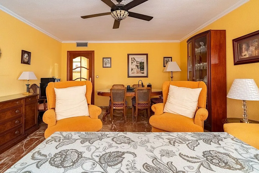 Söögituba - Apartment with Terrace in Pajaritos