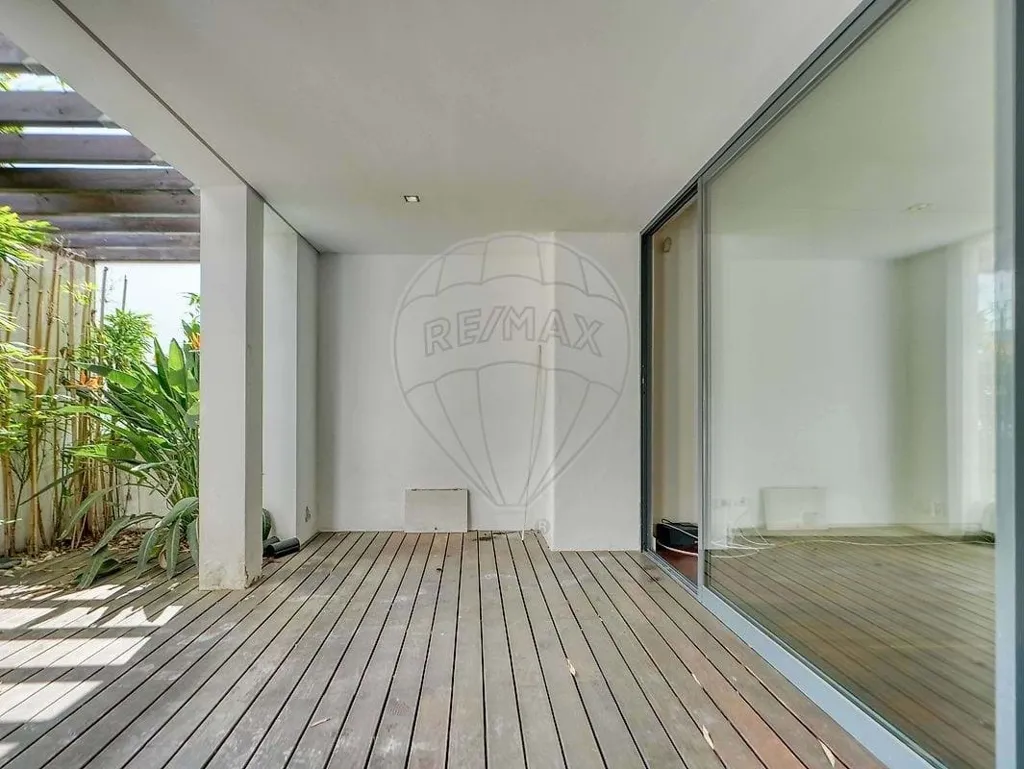 Terrasse - Lisbon Condo with Terrace and Fireplace