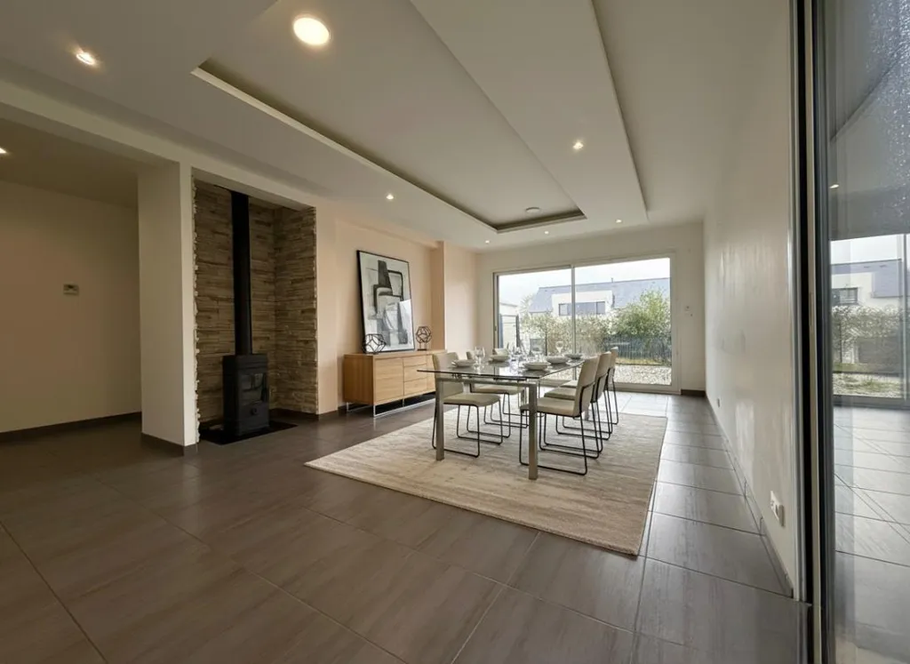 Salle à manger - Maison Contemporaine en Bout d'Impasse à Châteaugiron