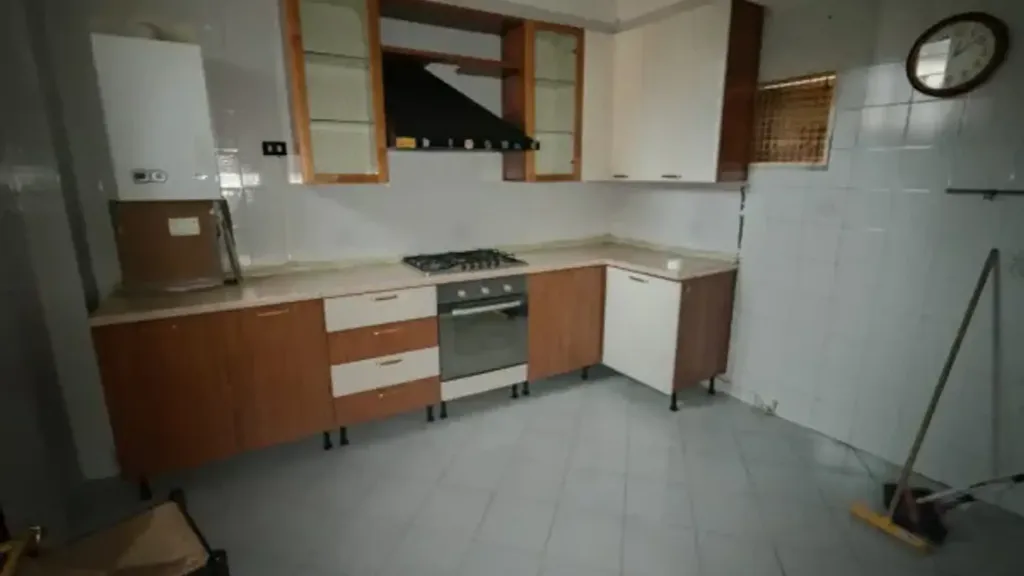 Cuisine - Apartment with Balcony in Historic Triggio, Benevento