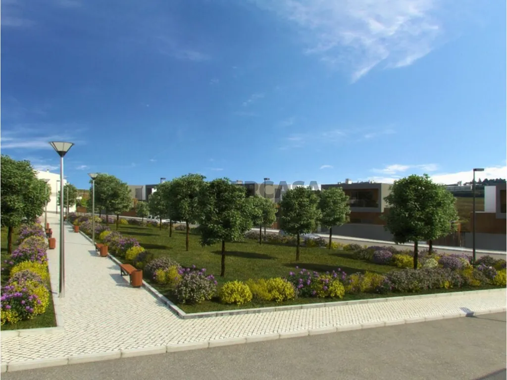 Newly Built House with Terrace in Caparica