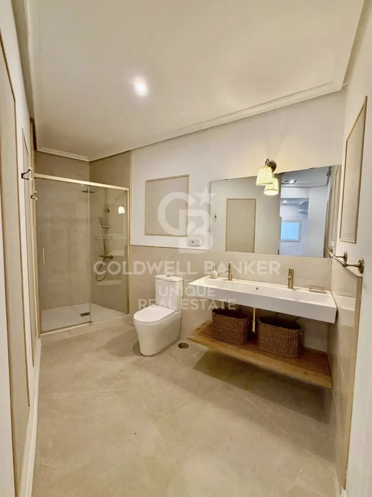 Salles de bain - Renovated Flat with Balconies in Madrid
