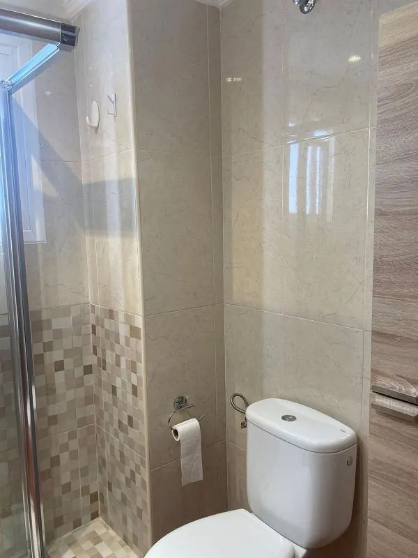 Bagni - Bright Apartment with Air Conditioning in Figueroa Park