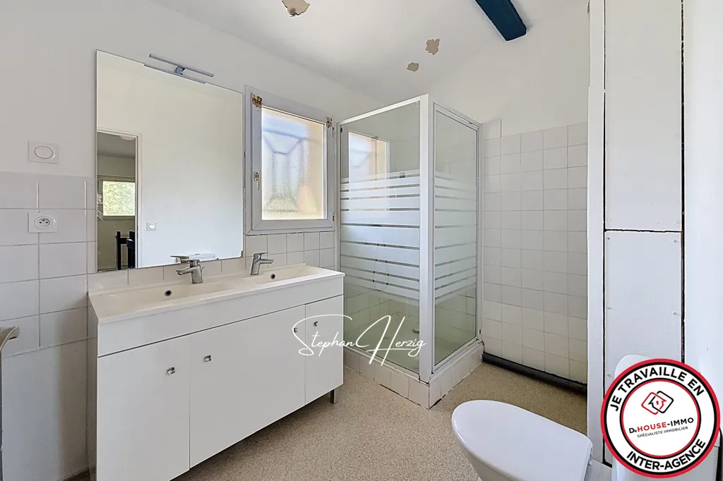 Bagni - House with Garden and Garage in Eysines Migron