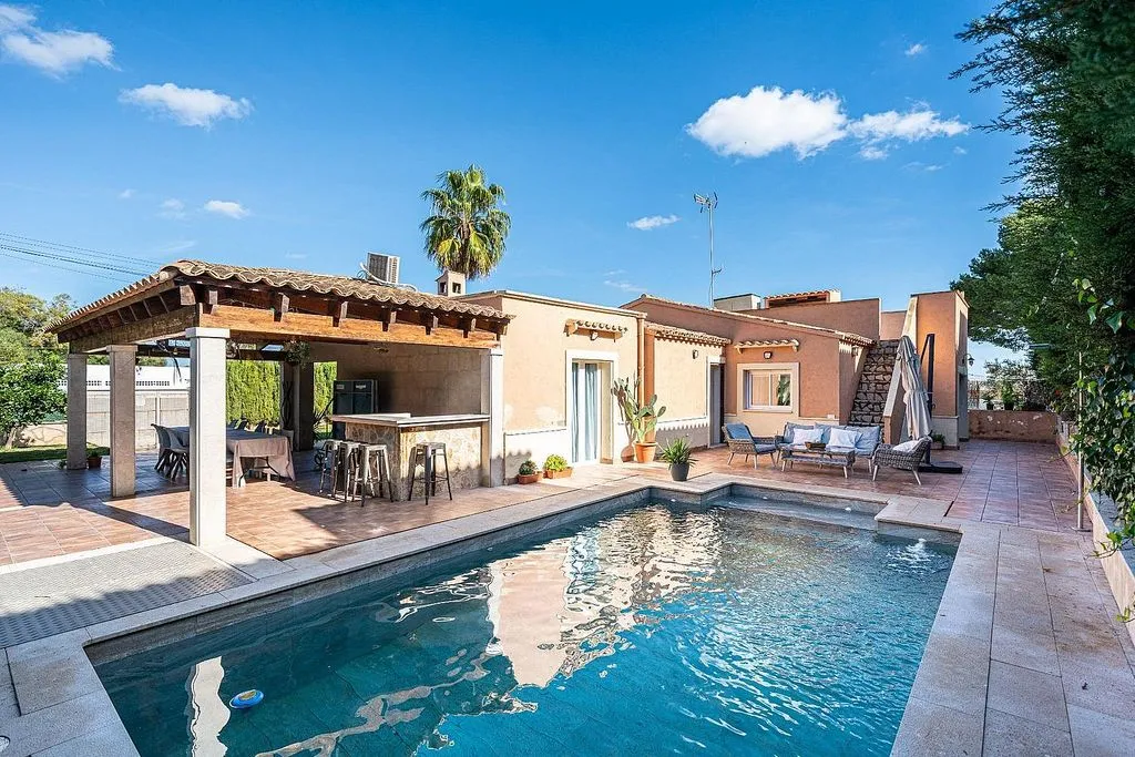 Pool - Chalet with Pool and Terrace in Cala Romántica