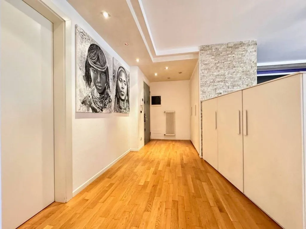 Entrée - Penthouse with Private Terraces in Laives