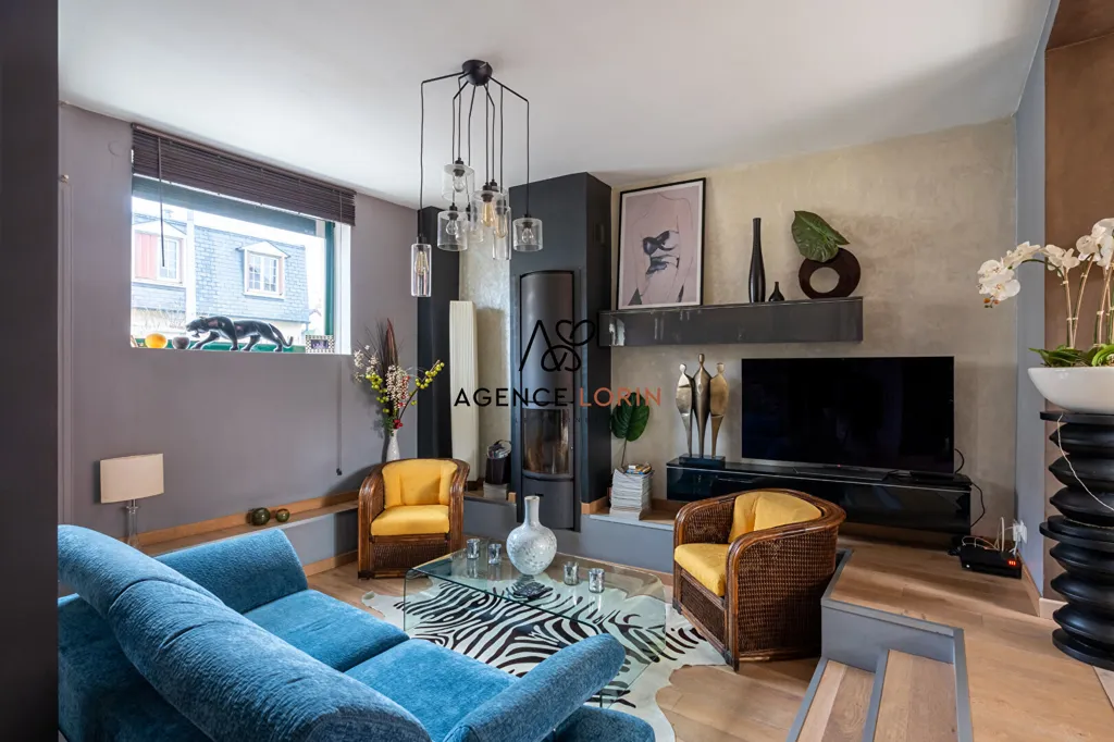 Living Room - 5-Bedroom House with Garden in Chatou