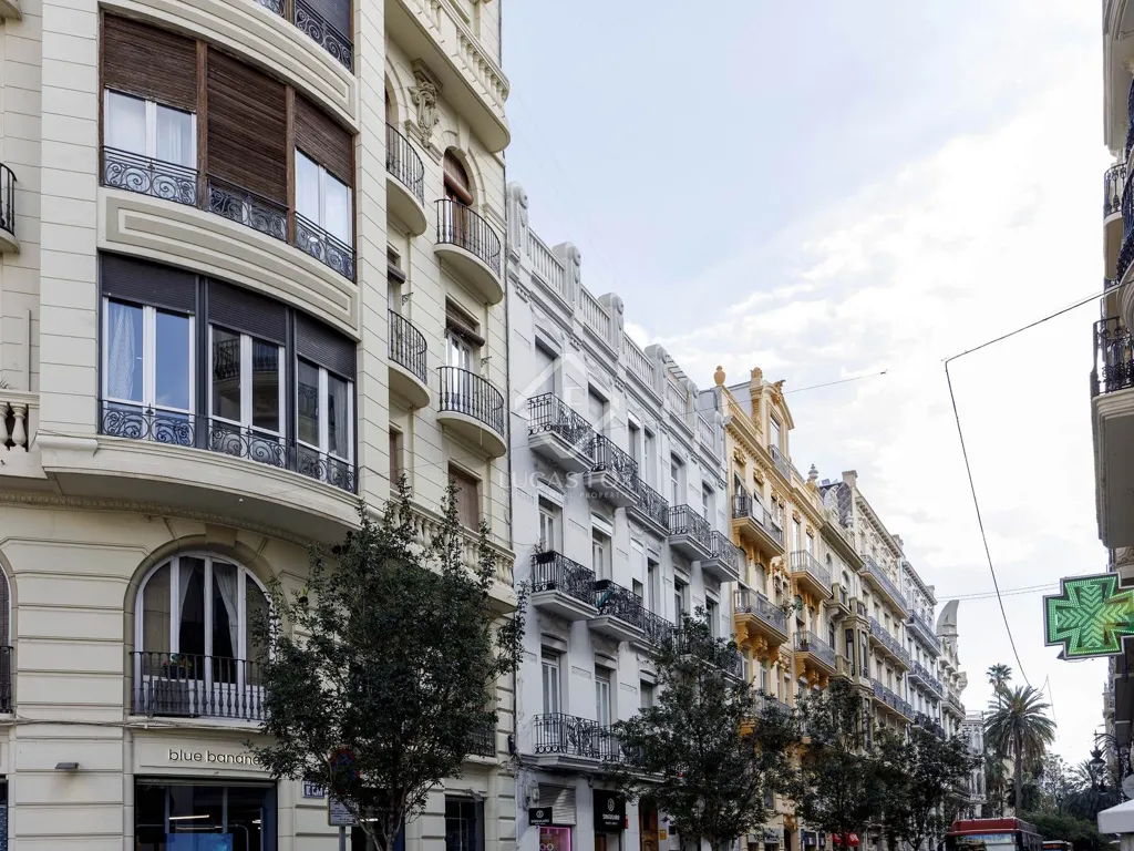 Exterior - Refurbished Apartment with Terrace in Valencia