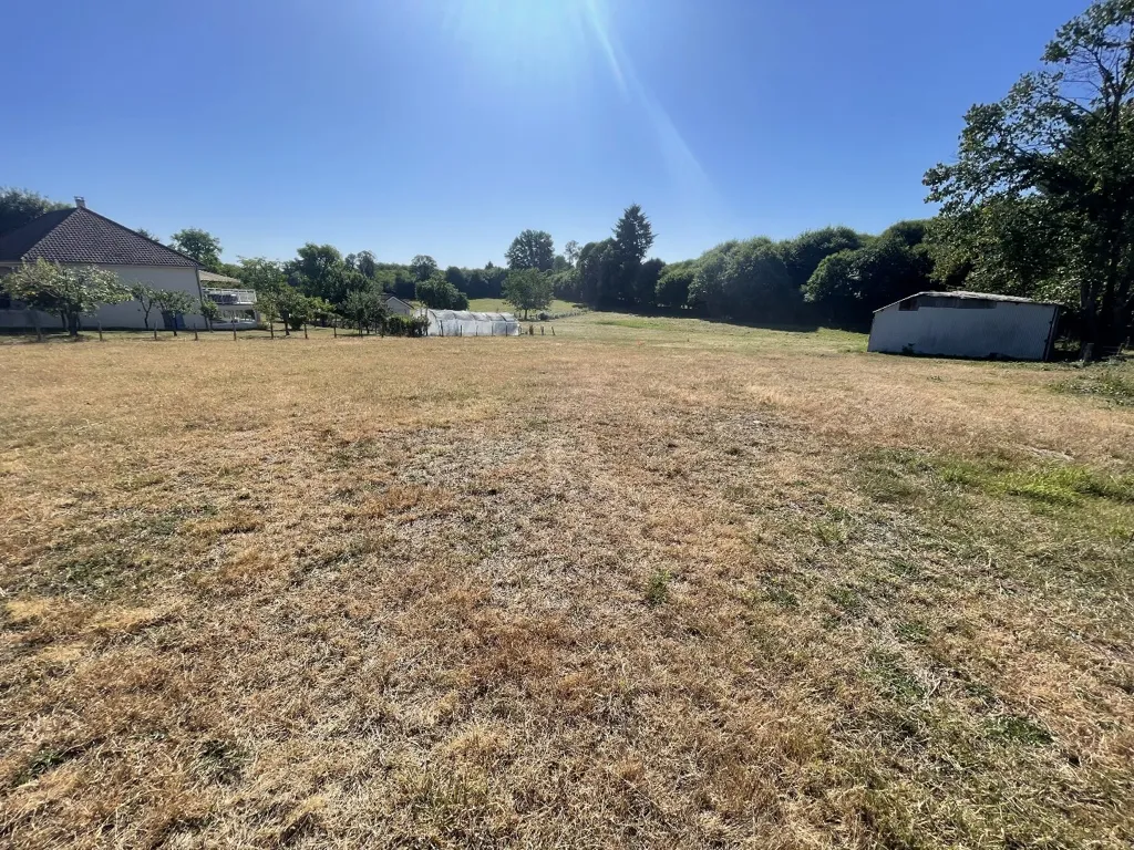 Aed - Buildable Plot in Quiet Glandon